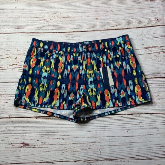 NWT Juicy Couture Printed Denim High Waist Shorts in Regal Coral Island Sz 32 - Picture 5 of 13